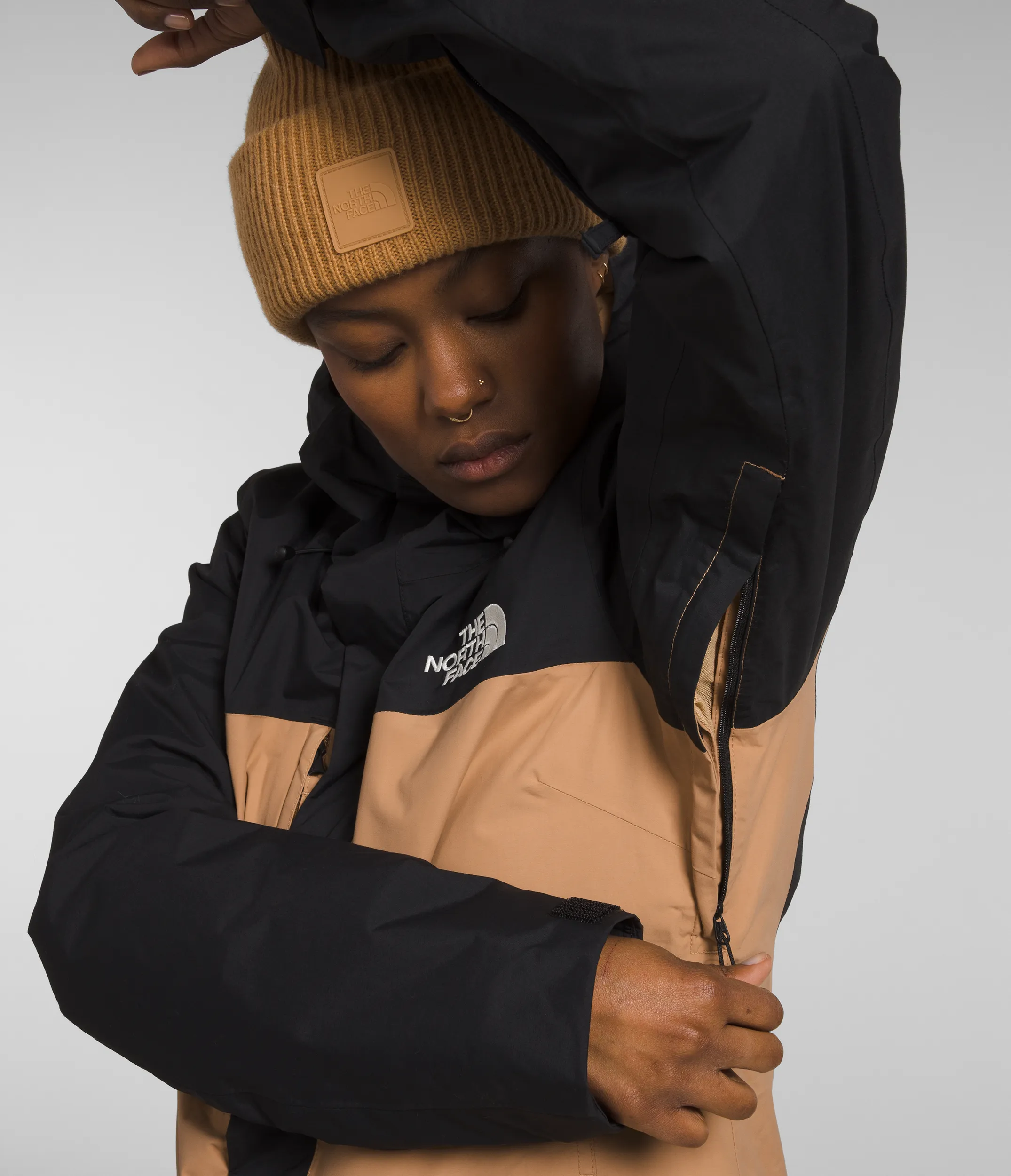 Wmns Freedom Insulated Jacket | TNF Black/Almond